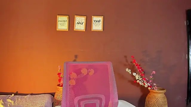 wini fer online show from November 20, 2:18 pm