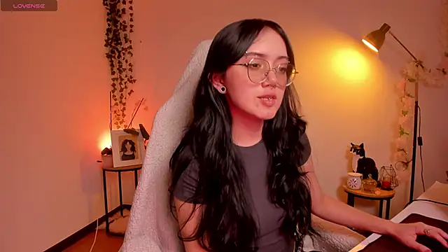 suzumi   online show from October 24, 7:07 am