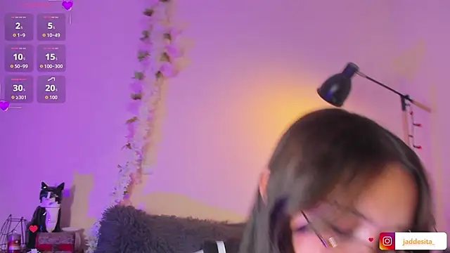 Snapshot of suzumi__ chatting on May 14, 5:15 am suzumi online show from May 14, 5:15 am