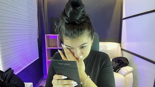 TifanyWhite  online show from March 22, 8:26 pm