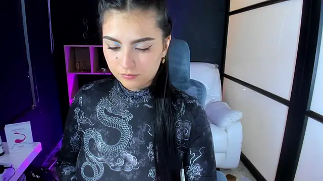 TifanyWhite  online show from March 15, 11:17 pm