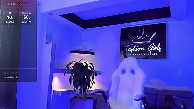 TifanyWhite  online show from February 13, 8:03 pm