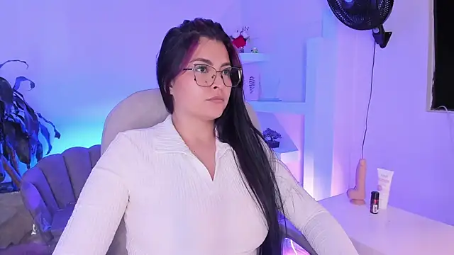 TifanyWhite  online show from July 19, 5:27 am