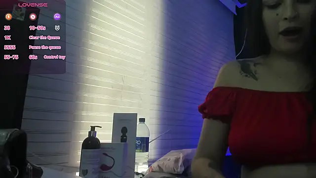 TifanyWhite  online show from February 19, 8:31 pm