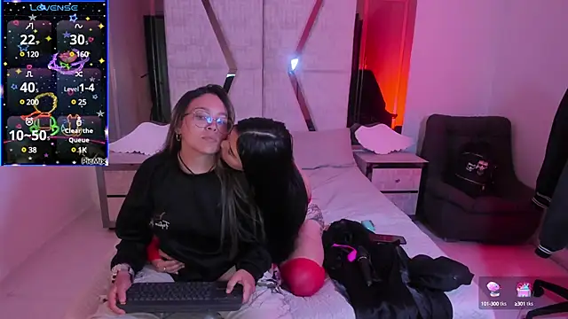 TifanyWhite  online show from March 6, 4:19 am