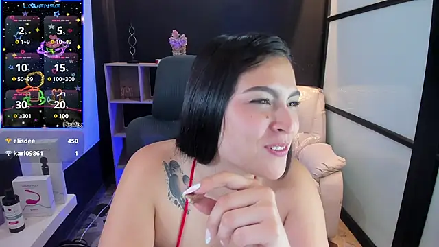 TifanyWhite  online show from March 19, 12:15 am