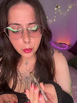 Snapshot of Mizztikaa chatting on July 9, 9:58 pm Mizztikaa online show from July 9, 9:58 pm
