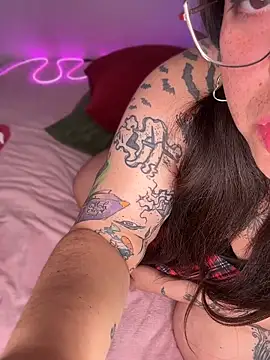 Snapshot of Mizztikaa chatting on June 16, 7:58 pm Mizztikaa online show from June 16, 7:58 pm