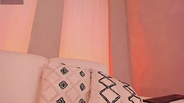 morganlake  online show from April 15, 3:45 am