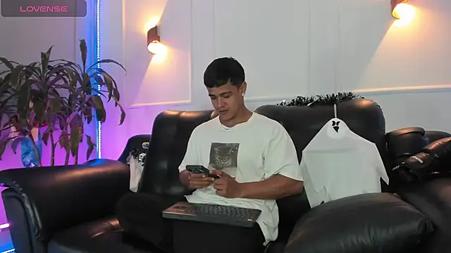 Rob saenz  online show from October 30, 1:53 pm