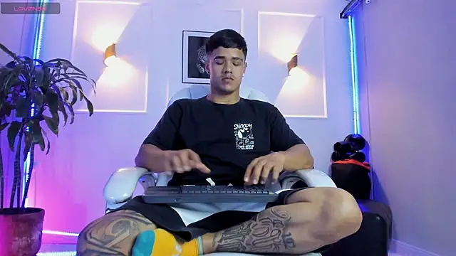 Rob saenz  online show from November 10, 3:06 pm