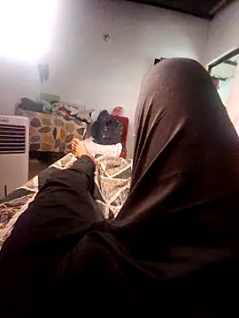 leoytessa 10 online show from October 9, 9:15 pm