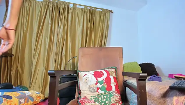 CharlotteLauren online show from November 30, 4:35 am