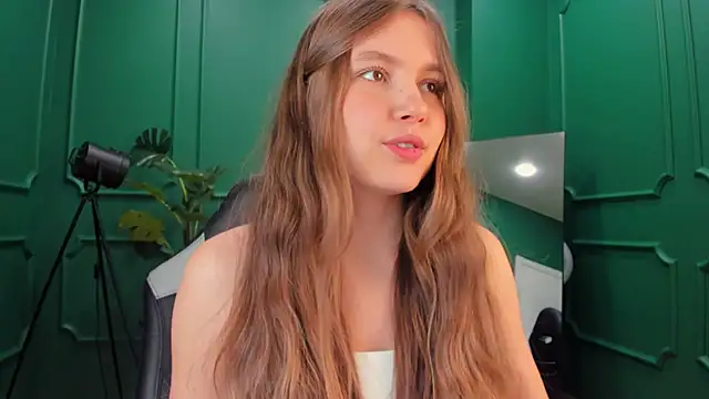 MaryannSoftt online show from February 26, 2:59 pm