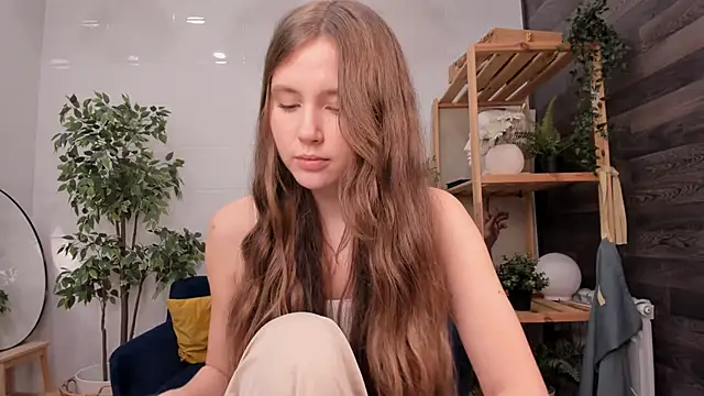 MaryannSoftt online show from February 6, 4:25 pm