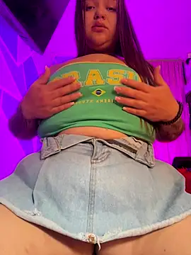 Snapshot of KinkyJessyHotxx chatting on September 19, 4:11 pm KinkyJessyHotxx online show from September 19, 4:11 pm
