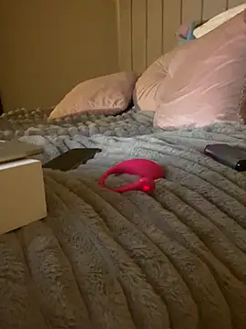 UKSYDNEYFOX online show from November 14, 2:15 am