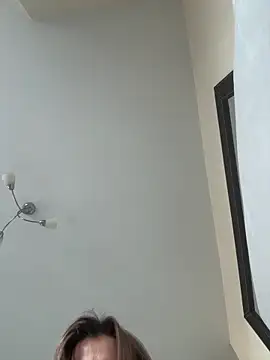 UKSYDNEYFOX online show from March 6, 2:40 pm