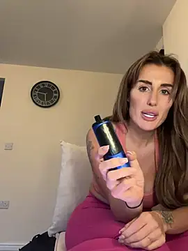 UKSYDNEYFOX online show from March 6, 5:43 pm