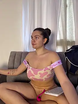 Snapshot of eva_y_marcelo chatting on November 16, 11:48 am eva y marcelo online show from November 16, 11:48 am