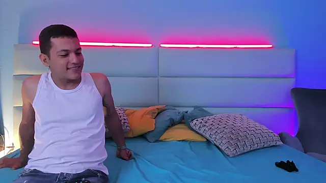 SophieRoyals online show from January 22, 1:11 pm