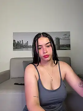 Snapshot of SophieRoyals chatting on May 20, 12:13 pm SophieRoyals online show from May 20, 12:13 pm