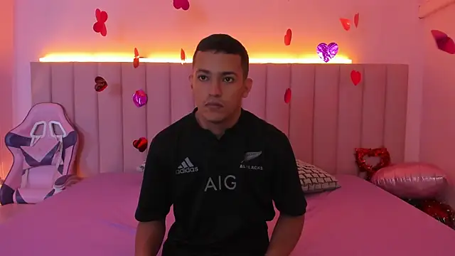 SophieRoyals online show from February 13, 12:00 pm