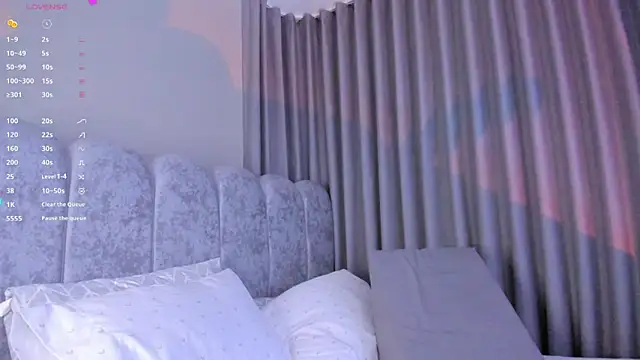 ashlyestone online show from March 11, 1:54 am