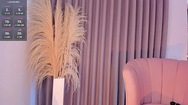 Snapshot of ashlyestone chatting on November 16, 4:17 am ashlyestone online show from November 16, 4:17 am