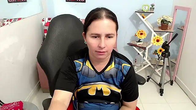 Snapshot of victoria_jones chatting on September 13, 1:33 pm victoria jones online show from September 13, 1:33 pm