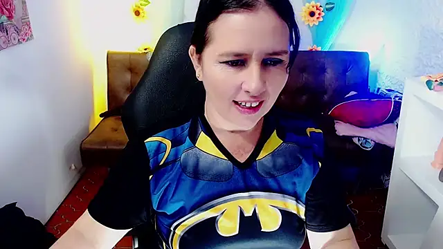 Snapshot of victoria_jones chatting on March 15, 1:40 pm victoria jones online show from March 15, 1:40 pm
