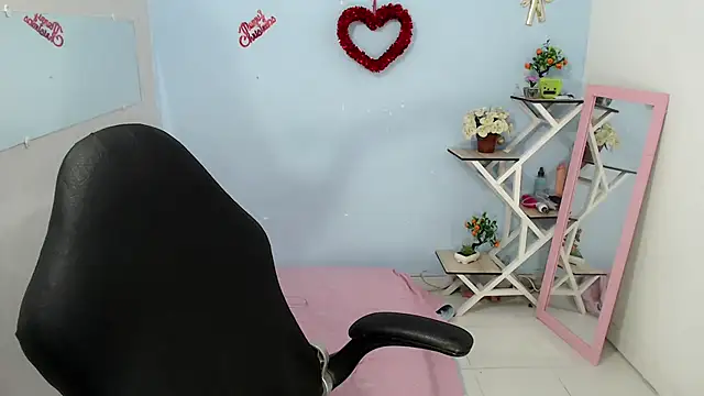 victoria jones online show from March 12, 12:09 pm