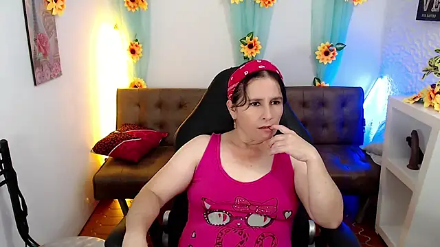 Snapshot of victoria_jones chatting on February 20, 2:46 pm victoria jones online show from February 20, 2:46 pm