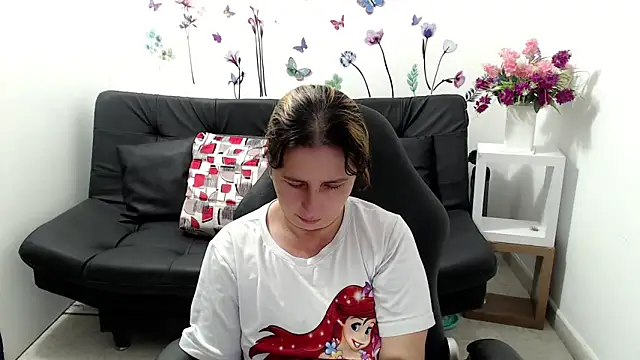 victoria jones online show from May 9, 12:19 pm