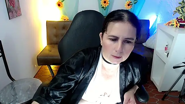 Snapshot of victoria_jones chatting on March 4, 1:28 pm victoria jones online show from March 4, 1:28 pm