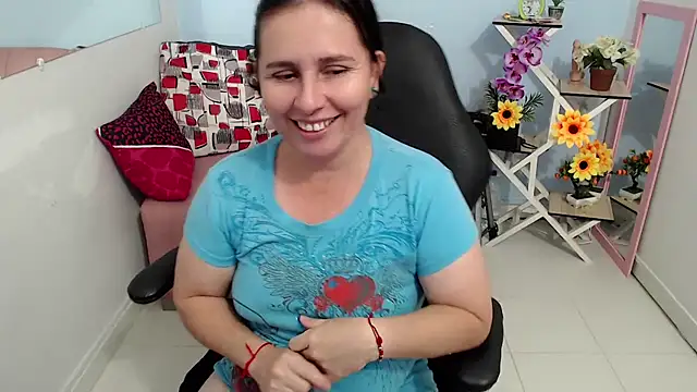 Snapshot of victoria_jones chatting on September 25, 2:01 pm victoria jones online show from September 25, 2:01 pm