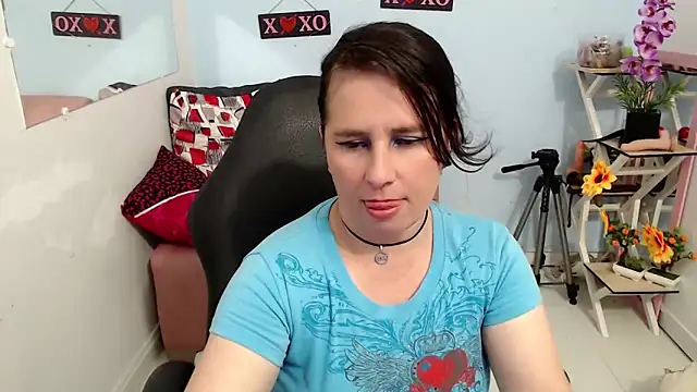 Snapshot of victoria_jones chatting on November 12, 1:59 pm victoria jones online show from November 12, 1:59 pm