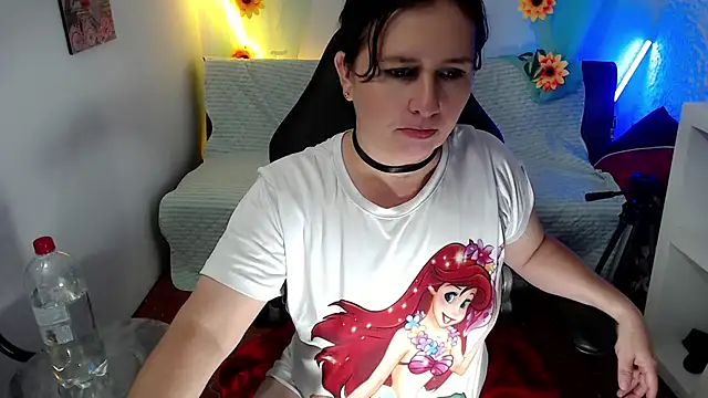 Snapshot of victoria_jones chatting on March 7, 6:54 pm victoria jones online show from March 7, 6:54 pm