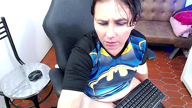 Snapshot of victoria_jones chatting on March 15, 4:43 pm victoria jones online show from March 15, 4:43 pm