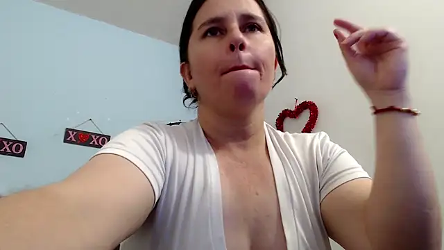 Snapshot of victoria_jones chatting on November 1, 12:54 pm victoria jones online show from November 1, 12:54 pm