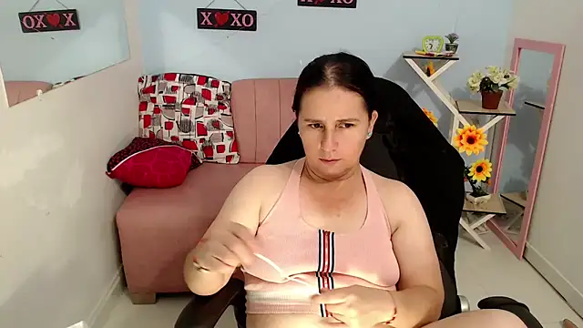 Snapshot of victoria_jones chatting on September 23, 4:36 pm victoria jones online show from September 23, 4:36 pm