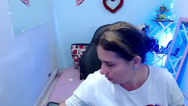 victoria jones online show from March 5, 1:08 pm