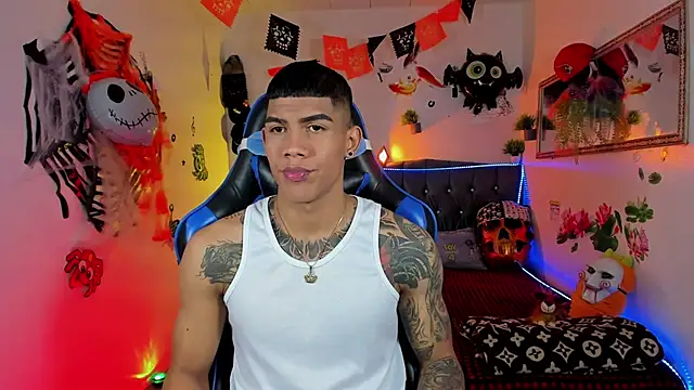 Snapshot of Damian_latinxxx chatting on October 30, 3:16 am Damian latinxxx online show from October 30, 3:16 am