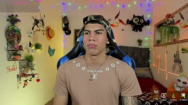 Snapshot of Damian_latinxxx chatting on November 9, 3:10 am Damian latinxxx online show from November 9, 3:10 am