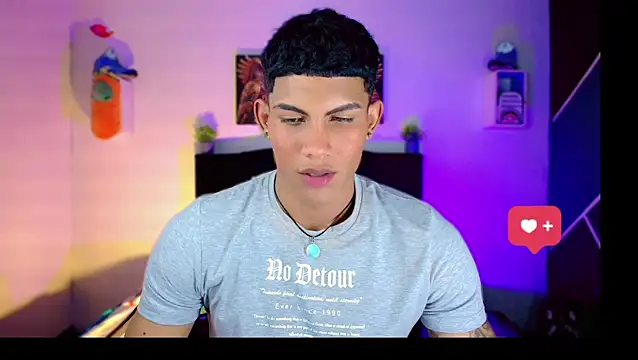 Snapshot of Damian_latinxxx chatting on March 8, 6:10 am Damian latinxxx online show from March 8, 6:10 am