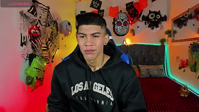 Snapshot of Damian_latinxxx chatting on October 8, 2:46 am Damian latinxxx online show from October 8, 2:46 am