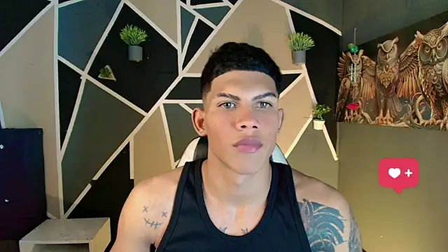 Snapshot of Damian_latinxxx chatting on February 20, 8:28 am Damian latinxxx online show from February 20, 8:28 am