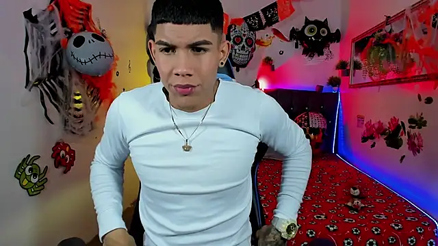 Snapshot of Damian_latinxxx chatting on October 23, 3:05 am Damian latinxxx online show from October 23, 3:05 am