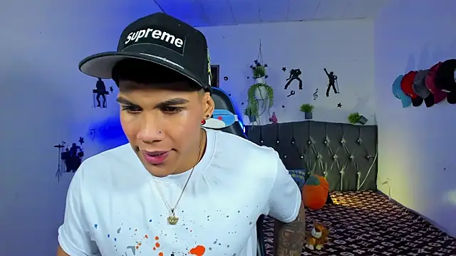 Snapshot of Damian_latinxxx chatting on September 19, 2:59 am Damian latinxxx online show from September 19, 2:59 am