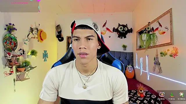 Snapshot of Damian_latinxxx chatting on November 10, 3:00 am Damian latinxxx online show from November 10, 3:00 am